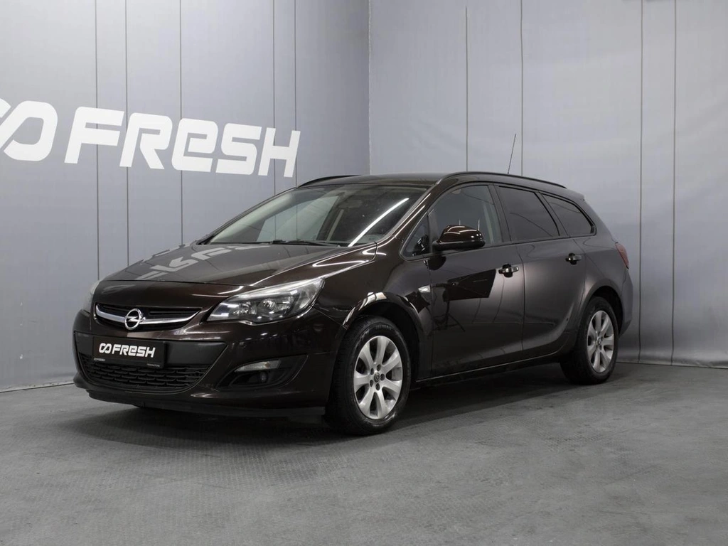 Универсал Opel Astra 2014 года, 550000 рублей, Омск