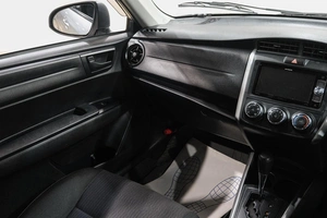 Универсал Toyota Corolla Fielder 2018 года, 1499000 рублей, Новокузнецк