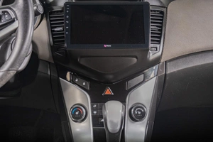 Седан Chevrolet Cruze 2011 года, 669000 рублей, Томск