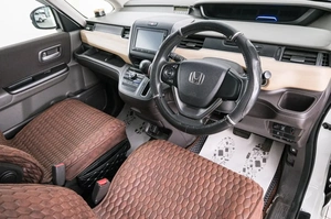Минивэн Honda Freed 2017 года, 1389000 рублей, Красноярск