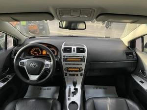 Седан Toyota Avensis 2011 года, 1287000 рублей, Солонцы