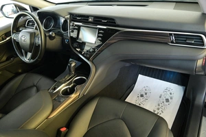 Седан Toyota Camry 2018 года, 2889000 рублей, Омск