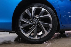 Хетчбэк Toyota Auris 2015 года, 1599000 рублей, Новокузнецк