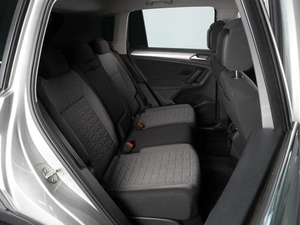 Внедорожник Volkswagen Tiguan 2021 года, 2920000 рублей, Красный Пахарь