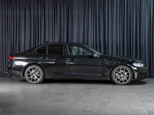 Седан BMW 5 серия 2018 года, 3000000 рублей, Волгоград