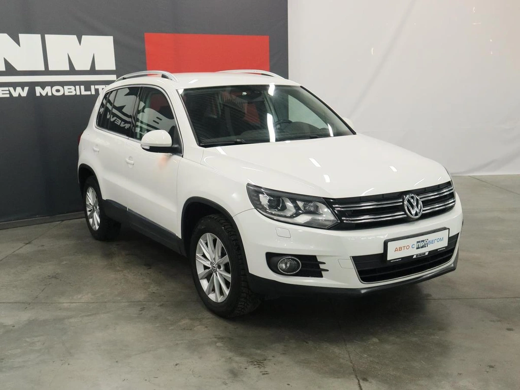 Внедорожник Volkswagen Tiguan 2013 года, 1530000 рублей, Курск