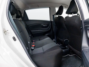 Хетчбэк Toyota Vitz 2019 года, 1080000 рублей, Красноярск