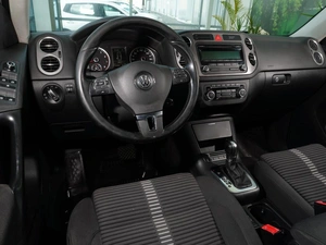 Внедорожник Volkswagen Tiguan 2010 года, 962000 рублей, Тверь
