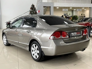 Седан Honda Civic 2006 года, 787000 рублей, Солонцы