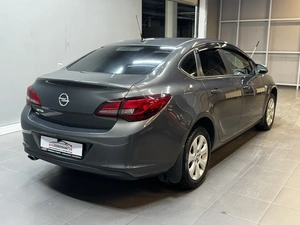 Седан Opel Astra 2013 года, 647000 рублей, Красноярск