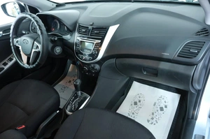 Седан Hyundai Solaris 2013 года, 899000 рублей, Омск