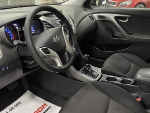 Седан Hyundai Elantra 2015 года, 1187000 рублей, Солонцы