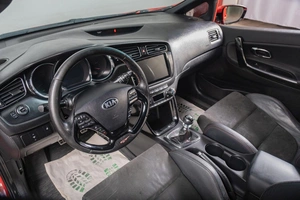 Хетчбэк Kia Ceed GT 2014 года, 1069000 рублей, Томск