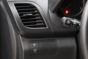 Хетчбэк Hyundai Solaris 2012 года, 1039000 рублей, Омск