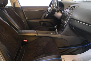 Седан Toyota Avensis 2009 года, 1199000 рублей, Омск