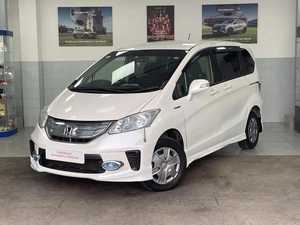 Минивэн Honda Freed 2013 года, 985000 рублей, Красноярск