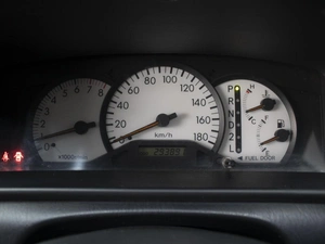 Хетчбэк Toyota Allex 2001 года, 599000 рублей, Омск