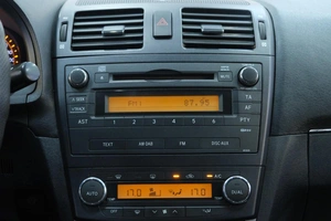 Седан Toyota Avensis 2009 года, 949000 рублей, Омск