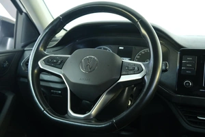 Лифтбек Volkswagen Polo 2021 года, 1609000 рублей, Омск