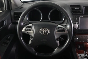 Внедорожник Toyota Highlander 2012 года, 2019000 рублей, Пермь