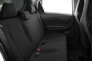 Хетчбэк Toyota Vitz 2019 года, 990000 рублей, Омск