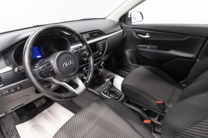 Хетчбэк Kia Rio X-Line 2018 года, 1089000 рублей, Новосибирск