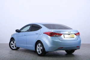 Седан Hyundai Elantra 2011 года, 1029000 рублей, Омск