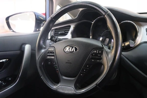 Хетчбэк Kia Ceed 2013 года, 1299000 рублей, Омск