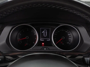 Внедорожник Volkswagen Tiguan 2019 года, 1849000 рублей, Тюмень