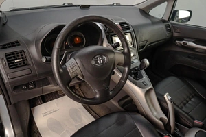 Хетчбэк Toyota Auris 2008 года, 719000 рублей, Челябинск