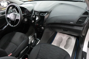 Седан Hyundai Solaris 2014 года, 919000 рублей, Омск