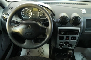 Седан Renault Logan 2006 года, 169000 рублей, Омск