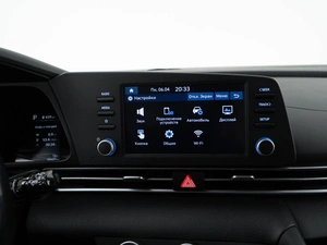 Седан Hyundai Elantra 2021 года, 1927077 рублей, Москва