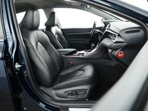 Седан Toyota Camry 2019 года, 2797050 рублей, Москва