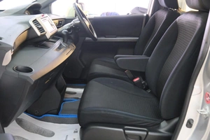 Минивэн Honda Freed 2012 года, 1079000 рублей, Омск