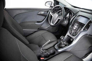 Хетчбэк Opel Astra GTC 2012 года, 779000 рублей, Пермь