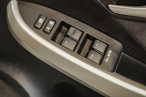 Лифтбек Toyota Prius 2015 года, 1539000 рублей, Челябинск