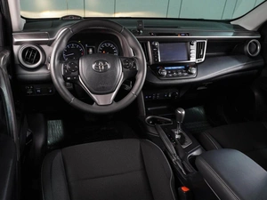 Внедорожник Toyota RAV4 2017 года, 2650000 рублей, Воронеж