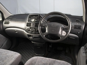 Минивэн Toyota Raum 2001 года, 340000 рублей, Омск