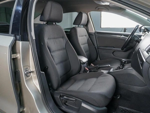 Седан Volkswagen Jetta 2013 года, 879000 рублей, Сургут