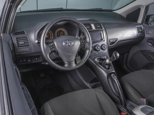 Хетчбэк Toyota Auris 2007 года, 590000 рублей, Ростов-на-Дону