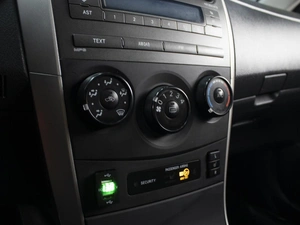 Седан Toyota Corolla 2007 года, 620000 рублей, Омск