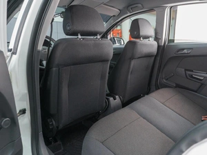 Хетчбэк Opel Astra 2012 года, 749000 рублей, Сургут