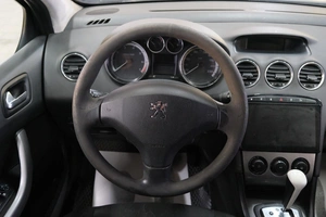 Хетчбэк Peugeot 308 2010 года, 599000 рублей, Омск