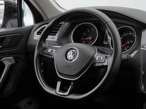 Внедорожник Volkswagen Tiguan 2018 года, 2490000 рублей, Волгоград
