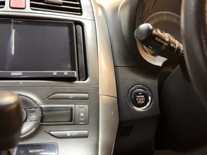 Хетчбэк Toyota Auris 2008 года, 747000 рублей, Красноярск