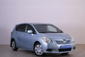 Минивэн Toyota Verso 2009 года, 919000 рублей, Омск