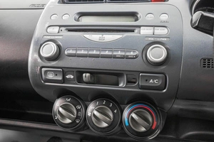 Хетчбэк Honda Fit 2001 года, 379000 рублей, Барнаул