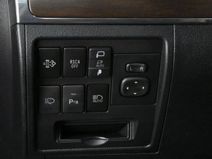 Внедорожник Toyota Land Cruiser 2019 года, 7420000 рублей, Омск