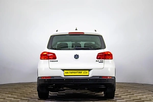 Внедорожник Volkswagen Tiguan 2011 года, 1329000 рублей, Пермь